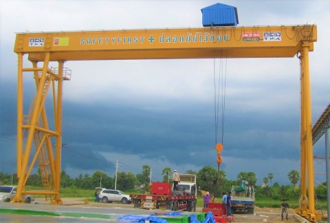 เครนสนาม